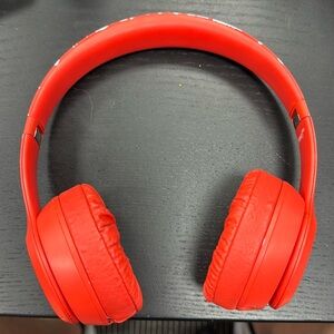 Beats headphones no charger or case